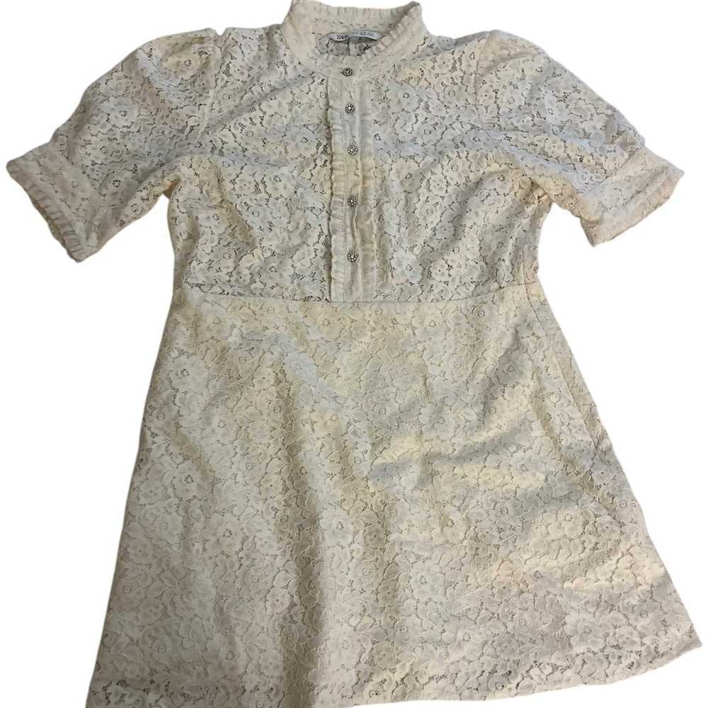 Zara White Lace Mini Dress – Size XL – Rhinestone Button Detail